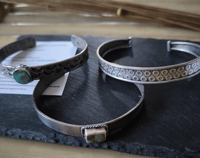 Set of three unisex silver bracelets, adjustable to your liking, with natural turquoise stones.