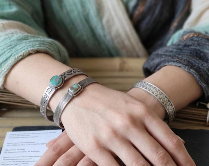 Adjustable unisex silver bracelet set with natural turquoise stones - handmade -