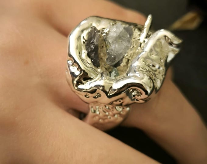 Pure silver sculpture ring on artistic resin - raw amethyst - perfect gift for her