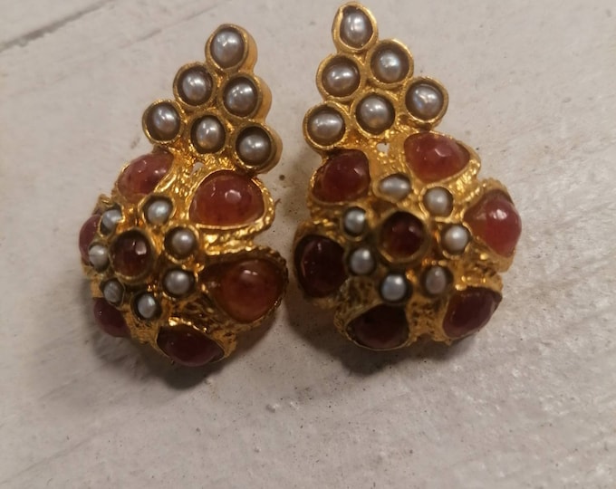 Matte gold earrings with pearls and natural carnelians, antique style