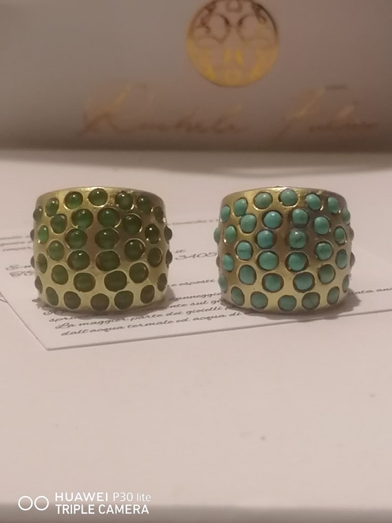 Spectacular adjustable rings in Etruscan gold and finished with turquoises or natural green jades