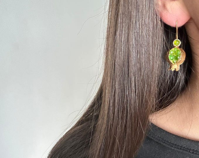 Orecchini Melagrano piccole e giade verdi in oro su bronzo