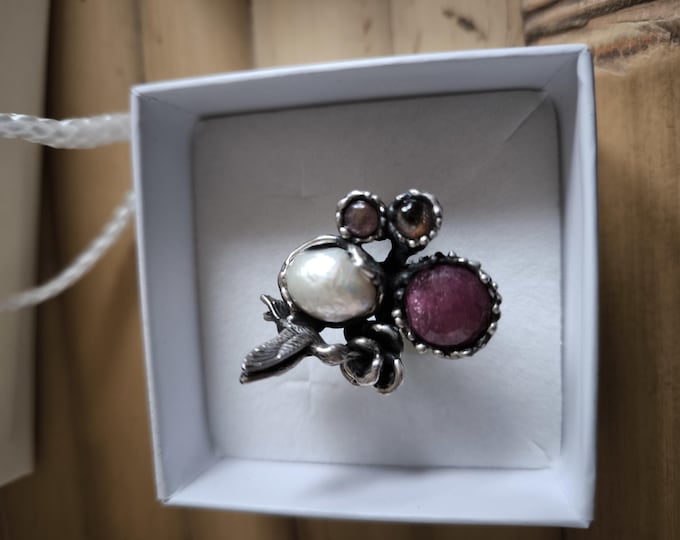 hummingbird ring in silver with pearl and natural stones