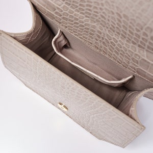 Leather shoulder crossbody purse bag, Wedding ivory leather bag, Small shoulder bag with chain image 9