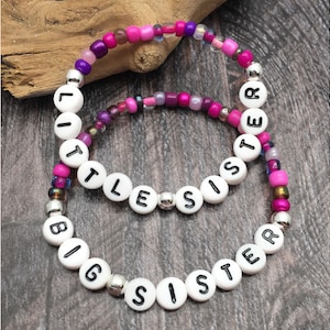 Conjunto de pulseiras Big Sister Little Sister, conjunto de pulseiras rosa e roxo, joias com letras, pulseira de miçangas de vidro, presente para meninas irmãs