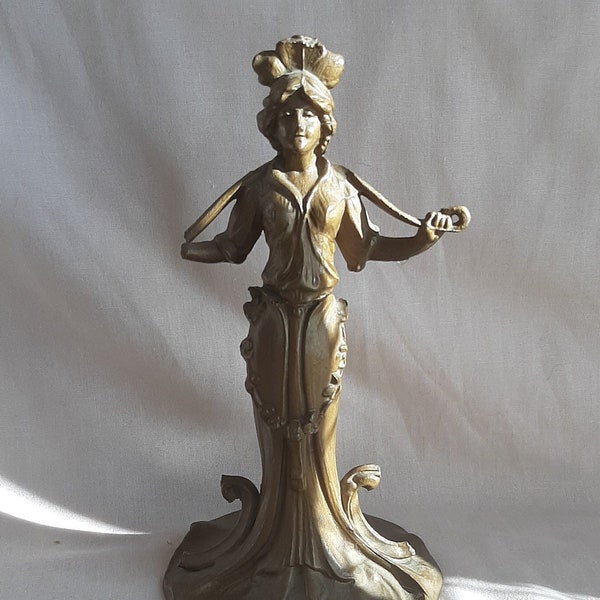 Statue ancienne Art Nouveau.