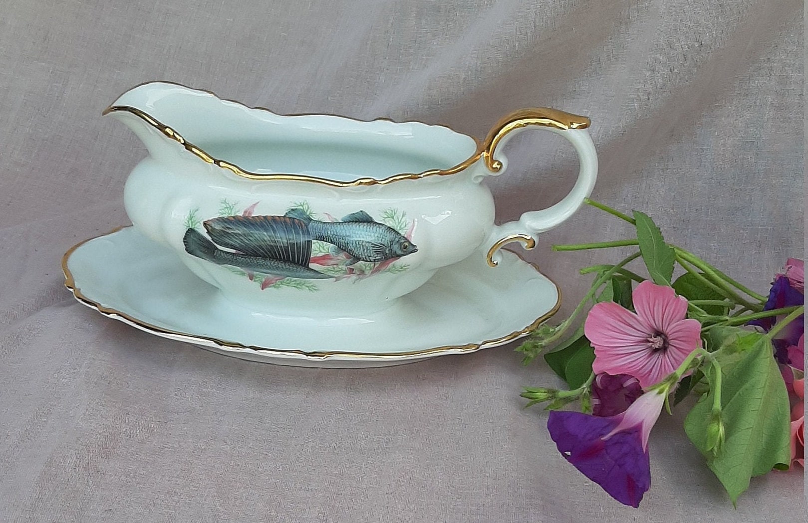 Saucière Porcelaine Doré Modèle Poissons.