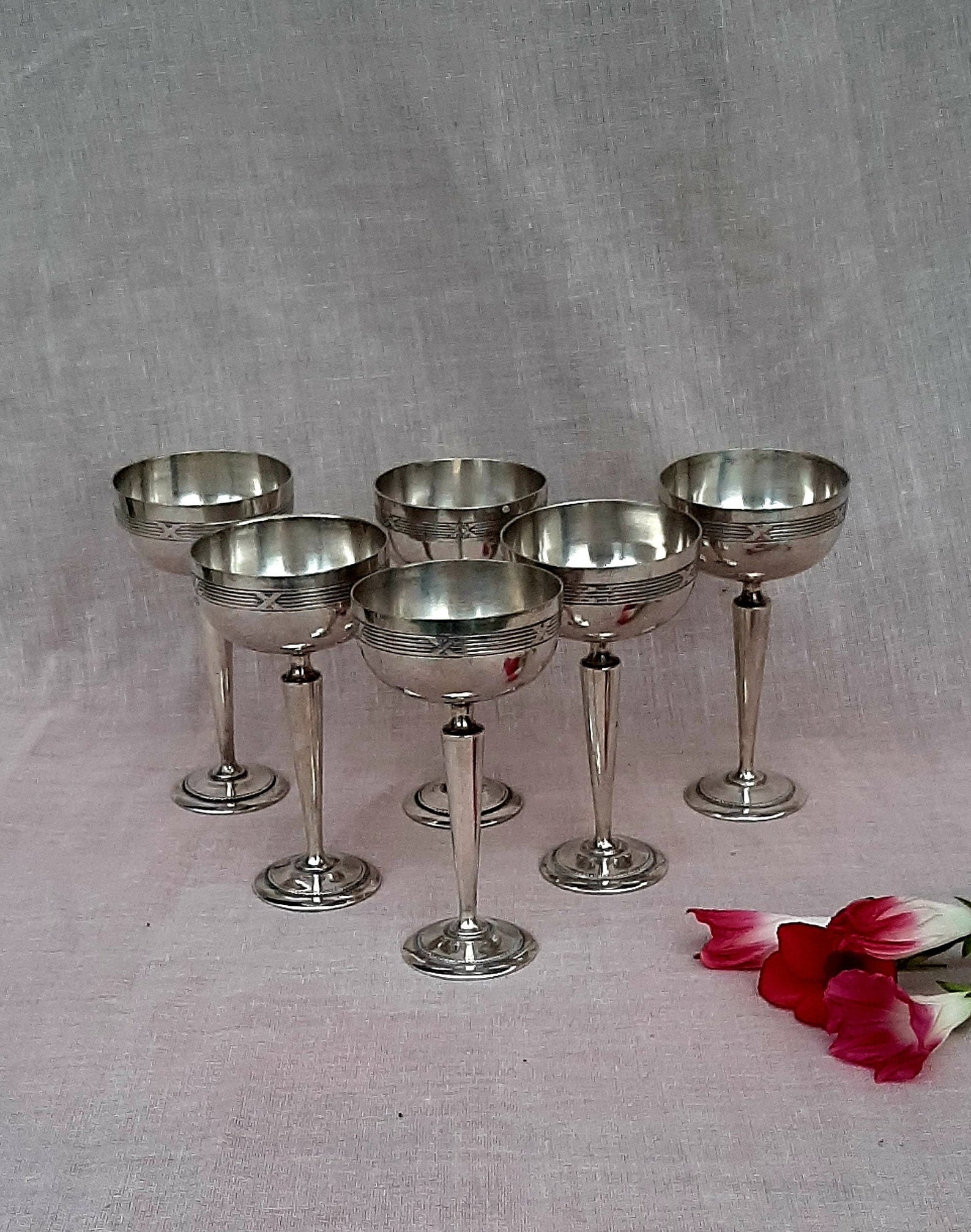 Petits Verres Liqueur Anciennes Argent.