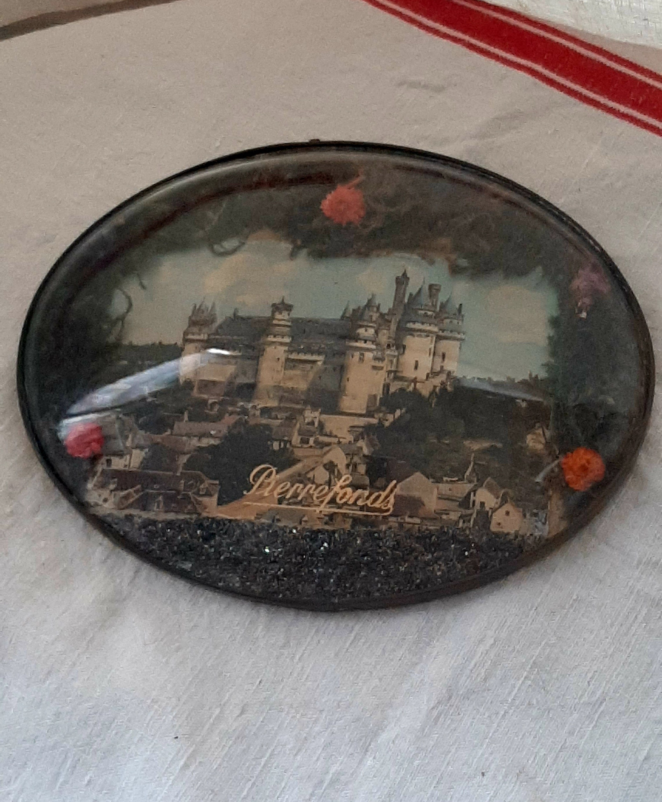 Cadre Ancien Verre Bombé , Souvenir de Pierrefonds.