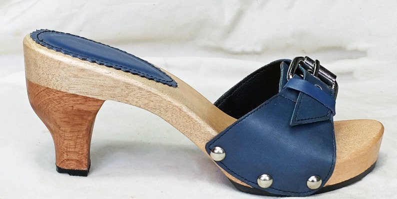 Pluto: Elegante Buckle Sandal Mule with a Wooden Heel / Genuine Leather/ Various Colours / Handmade Real Leather Jean Clogs Platform Wood Niebieski