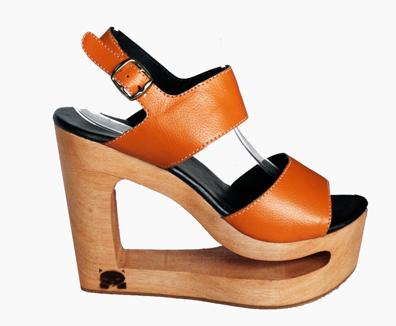 S4: Sculpted Wood Platform Wedge / Carved Wooden Mule