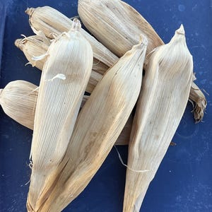 Whole dried Corn husks 100% organic (6 pieces per pack )