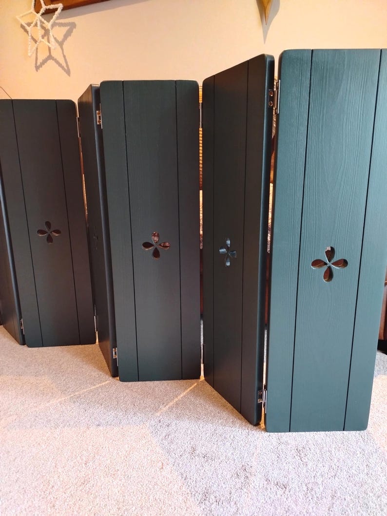 Joined Bifold Wooden Shutters, shutter panels, rustic home decor, star decor, heart decor, handmade wooden panels, freestanding shutters, afbeelding 7