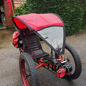 Recumbent trike saddlebags store