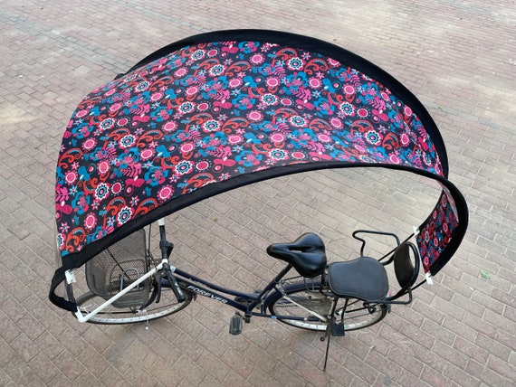 Fahrrad-Regenhaube mit mehrfarbigen Blumenmustern und flexibler  Kristall-PVC-Windschutzscheibe - .de