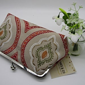 Embroidered Linen Clutch Purse, Floral Design Clutch Purse, Wedding Bag, Evening Clutch Bag, Clutch Bag, Handmade Clutch Bag, Ladies Gift.
