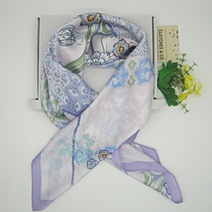 Neck Scarf, Lilac Floral Design Scarf, Hair Scarf, 70 x 70 cm Scarf, Silky Satin Scarf, Women&#39;s Scarf, Ladies Gifts, Bandana Headscarf