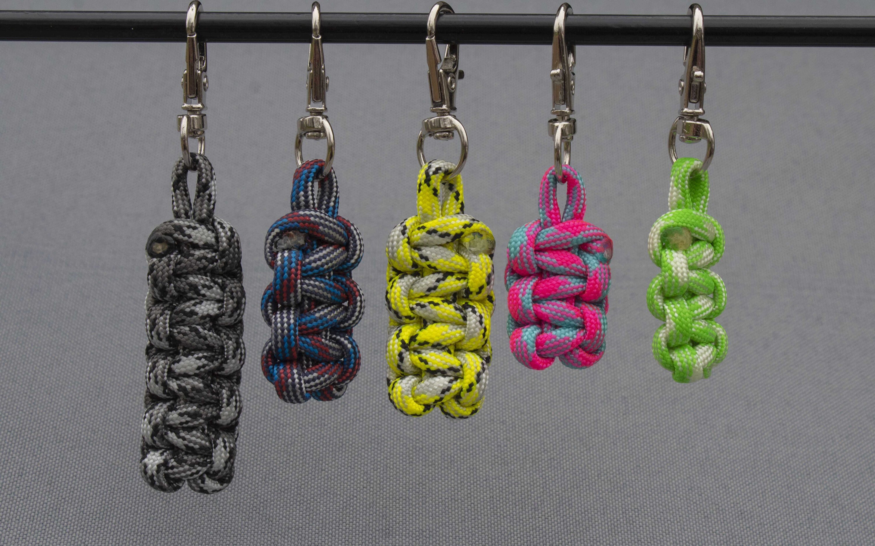 Porte-clés en paracorde gravé : tissage cobra kaki