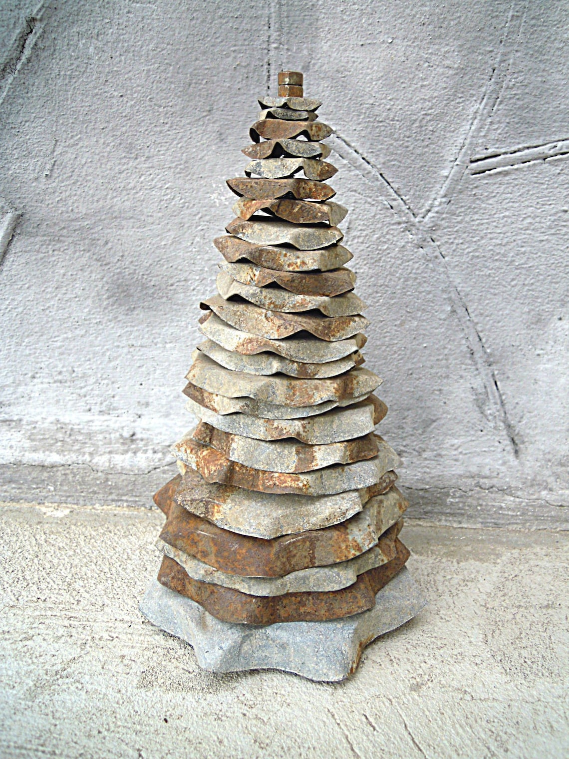 Small Christmas Metal Tree, Desktop Christmas Tree, Rusty Christmas ...