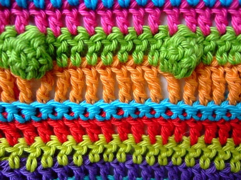 ebook/Instructions for a colorful loop/scarf image 3