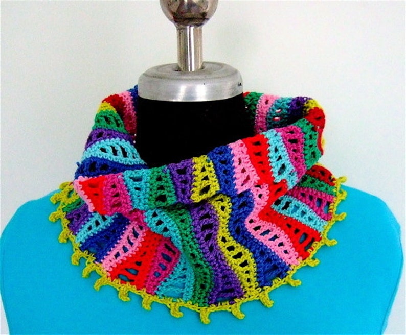 ebook/Instructions for a colorful loop/scarf image 2