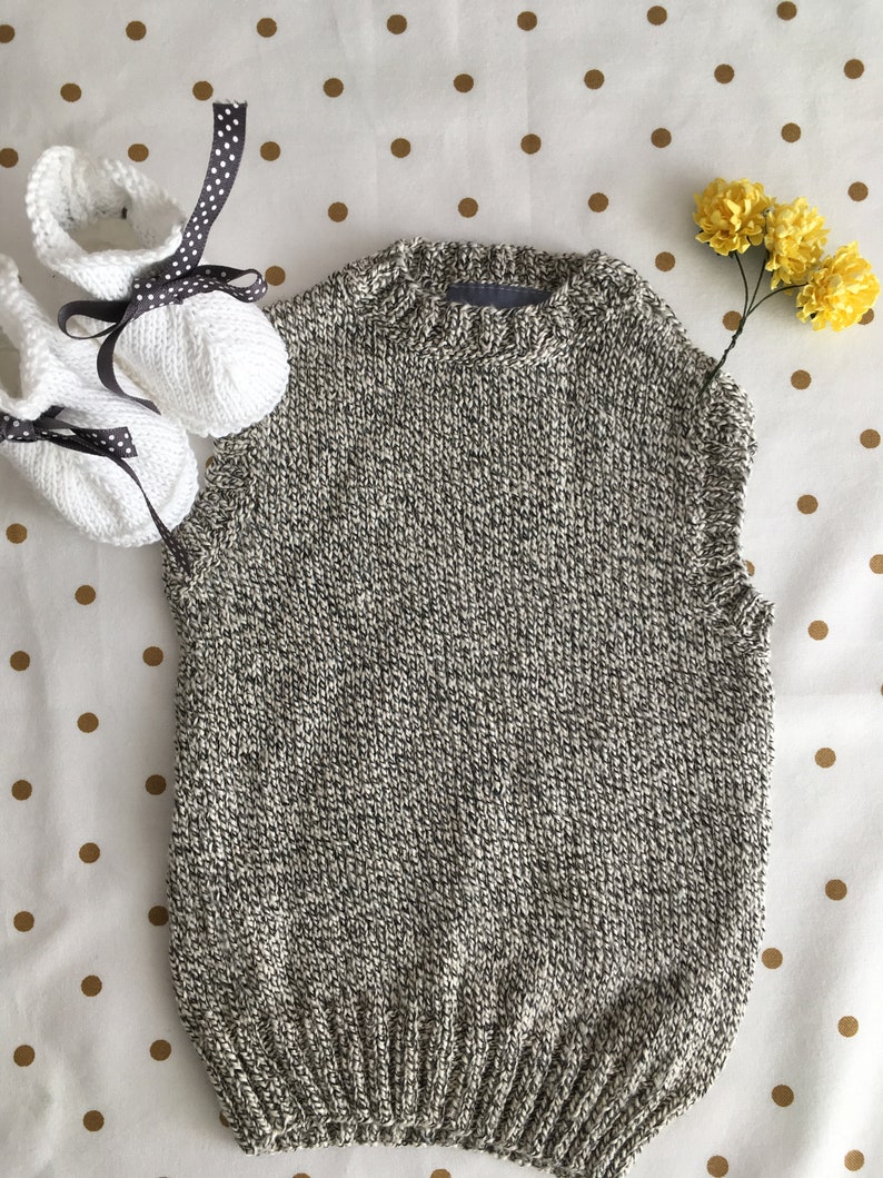 Baby sleeveless sweater in cashmere and black and ecru cotton