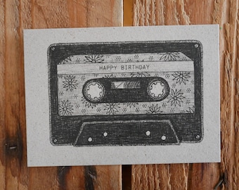 Carte postale Cassette de papier d'herbe Joyeux anniversaire