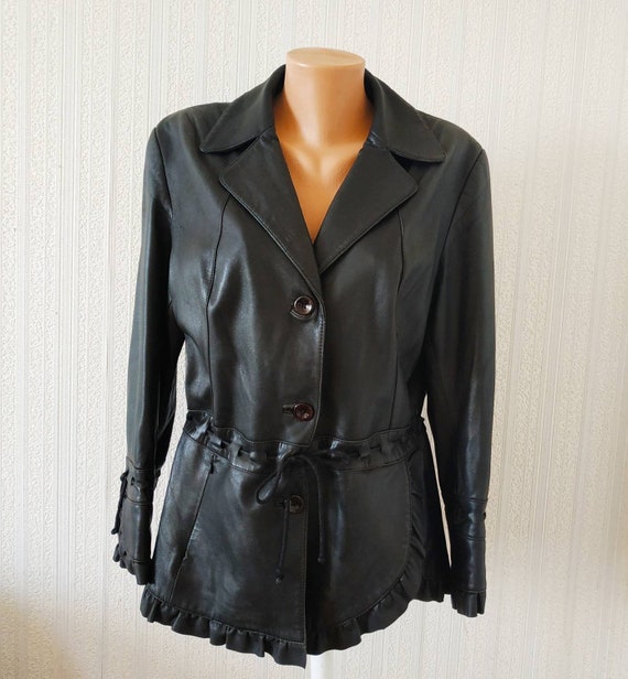 Vintage 1990s leather jacket. Women black jacket.