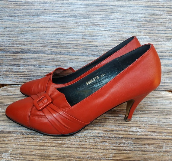 womens red leather pumps