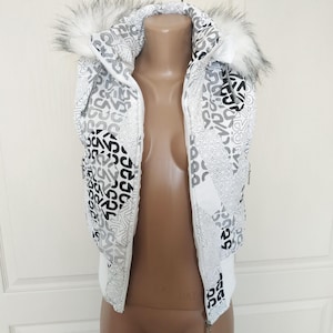 Puffer Vest Girls White Black Vintage Puffy Vest Girls Casual Puffer Vest Youth Sleeveless Vest Hooded Winter Puffer Vest Gift for Christmas