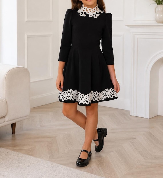 knee length black dress with white collar Vintage Little Dress: Handmade Party (girls 9-10 Years) vintage peter pan collar dress