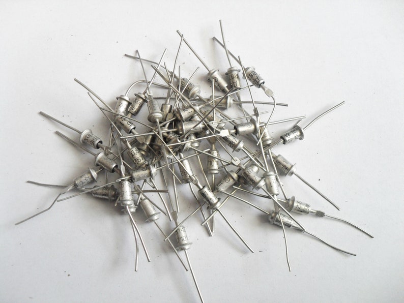 50 Vintage Diodes. Scrap Electronics. Electric Components. Etsy