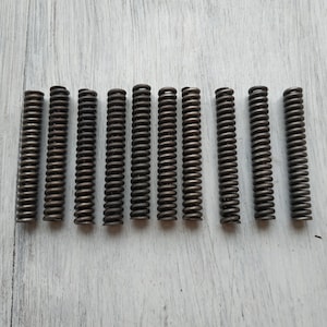 Vintage Metal Springs Lot 10pcs Salvaged Industrial Remnants for Steampunk Decor Recycled Machine Parts Supplies Metal Remnants