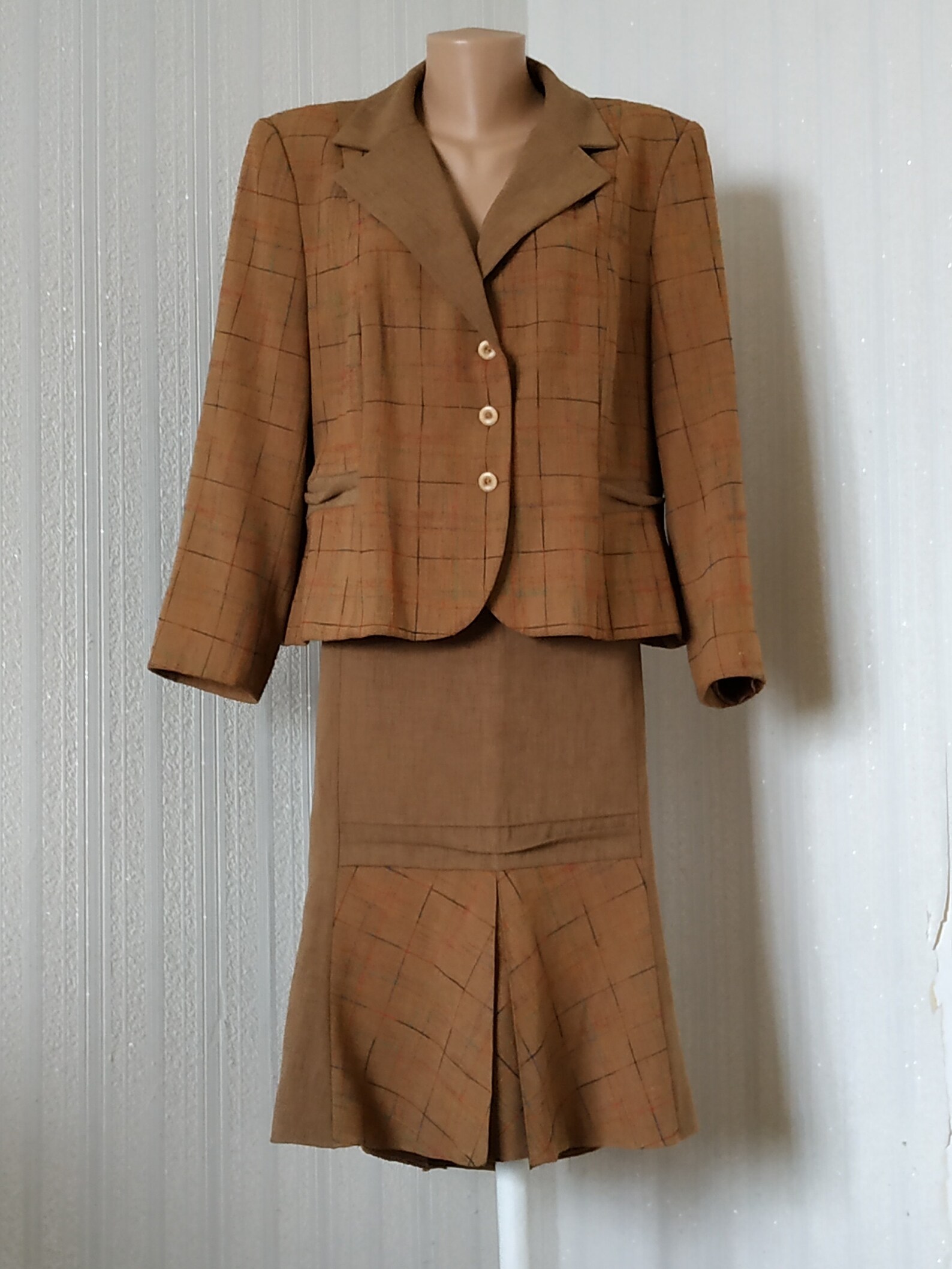 90s Two-Piece Skirt Suit (S)