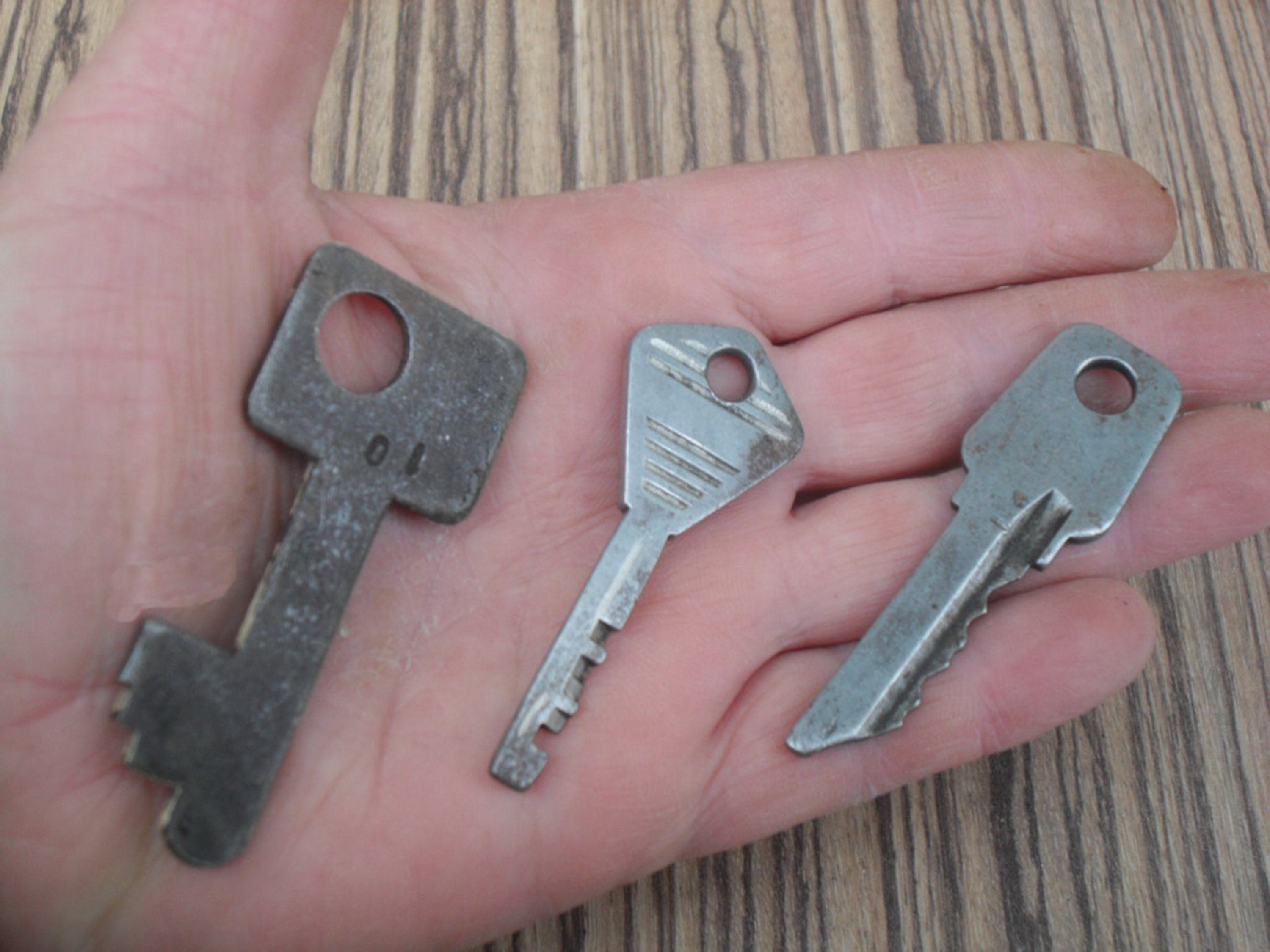 Vintage door keys. Set of 3 vintage keys. Soviet old door key. Etsy