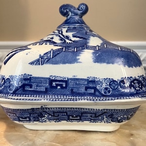 Vintage Ridgeway Blue Willow England Semi China Engraved 11&quot; Wide Covered Dish