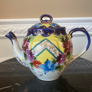 Vintage Japan/Nippon Cobalt Blue Floral 3 Cup Teapot with Gold Trim