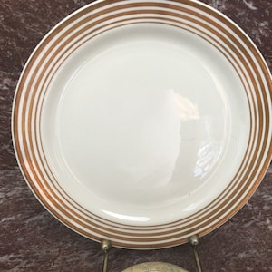 Taylor Smith & Taylor 600 Cream Med 6 Guldringar 20 cm Salladstallrik