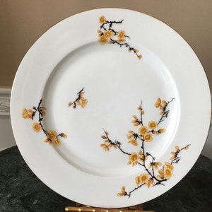 Royal Bayreuth ROB19 Yellow Flowers, Black Branches, Gold Trim 10&quot; Dinner Plate