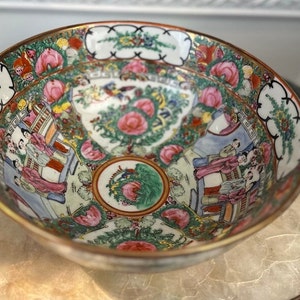 Cuenco vintage japonés de 10&quot; decorado a mano con forma de geisha de la familia Rose