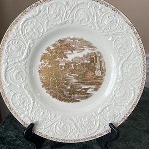 Vintage Wedgwood Patrician Gilt Cream Embossed Flowers & Scrolls 10 1/2 Dinner Plate