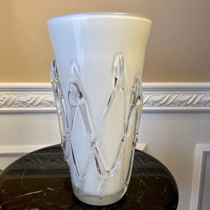 Gorgeous Designs Murano Style Art Glass 10&quot; White Vase With Raised Clear Pattern