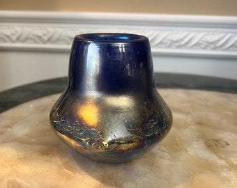 青いガラス花瓶 金色装飾 キジのモチーフが金色に塗られたヴィンテージのコバルトブルーの花瓶 花瓶・フラワースタンド