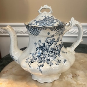 Antique English Unmarked Ironstone Blue Transferware Floral 4 Cup Teapot