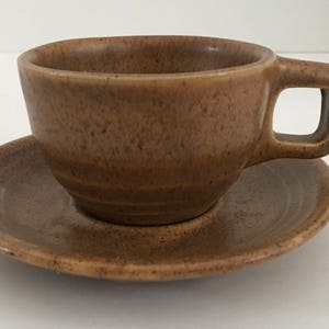 Jahrgang Monmouth Keramik Ahornblatt USA Mojave braun gesprenkelt Becher Tasse und Untertasse