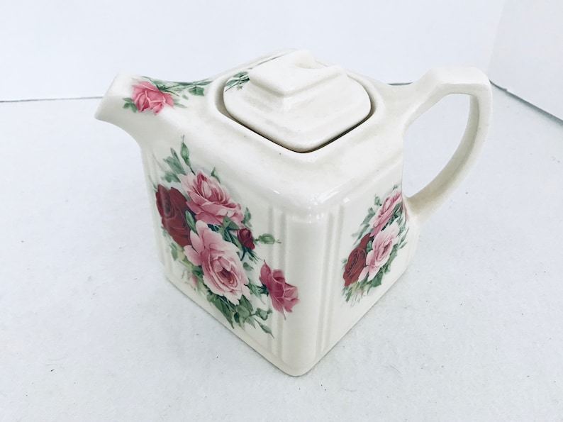 Kernewek White Square 3 Cup Teapot With Purple /& Pink Roses