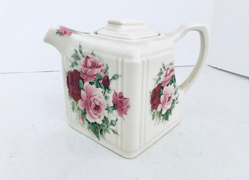 Kernewek White Square 3 Cup Teapot With Purple /& Pink Roses