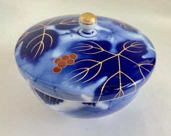 Fukagawa Seiji Arita Cobalt Blue Grapes Decoration Japanese Bone China Rice Bowl with Lid