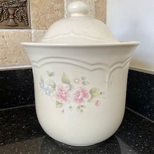 Vintage Pfaltzgraff Tea Rose 10&quot; With The Lid Canister