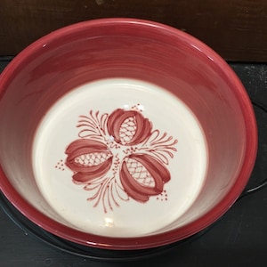 Temp-Tations Red Folk Art Presentable Ovenware 1.5 QT Casserole/Baking Dish With Wire Rack